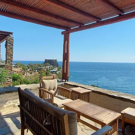 Jopeli With A Large Swimming Pool And Sea View In Dom wakacyjny *